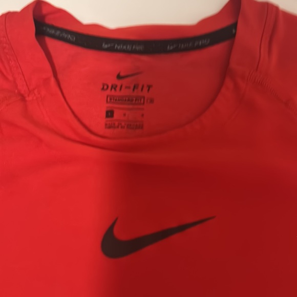Nike pro workout shirt - Picture 3 of 3